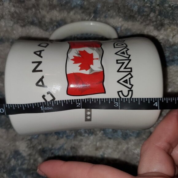 Canada Mug || Canadian Flag || EUC - Picture 7 of 7